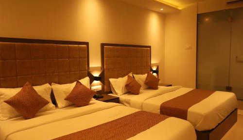 Quadruple Room with Private Bathroom