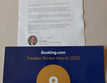 Deluxe Room (2 Adults + 1 Child)