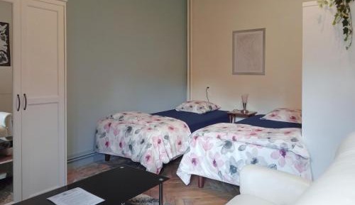 Deluxe Studio