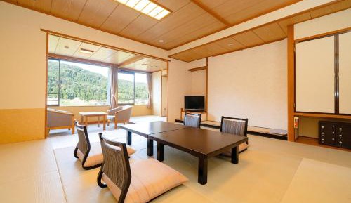 Deluxe Family Room