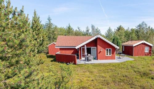 Three-Bedroom Holiday Home 