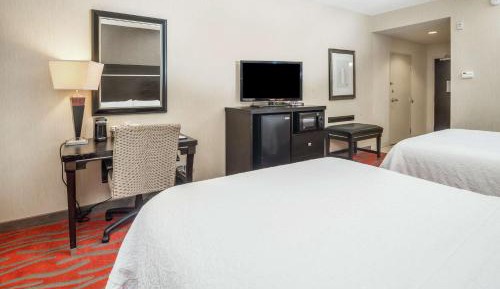 Room with Two Queen Beds - Non-Smoking
