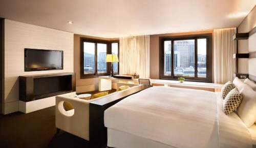 Plaza Suite