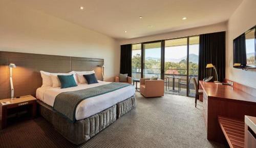 Premium Mountain View Room