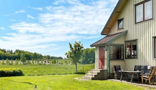 One-Bedroom Holiday Home