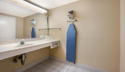 Queen Room - Disability Access