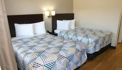 Queen Room with Two Queen Beds - Non-Smoking