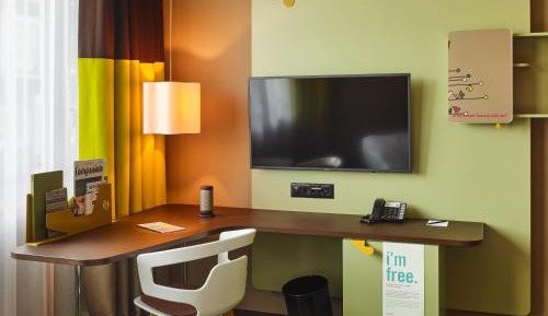 Medium Room
