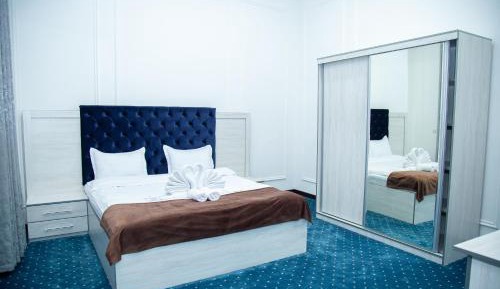 Deluxe Double Room (2 Adults + 1 Child)