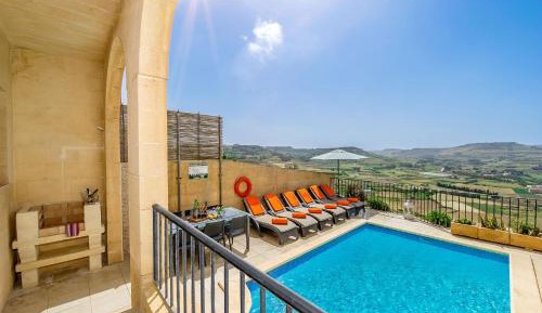 Four-Bedroom Holiday Home