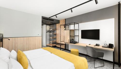 Deluxe Double or Twin Room with Balcony