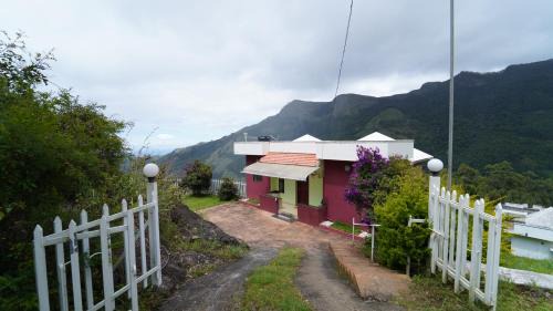 Deluxe Two-Bedroom Villa with Mountain View 