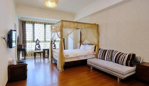 Honeymoon Room with Bathtub