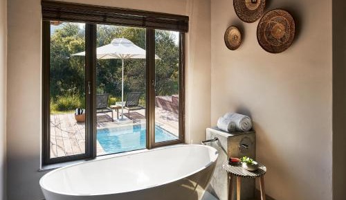Suite with Private Pool with 2 Game Drives