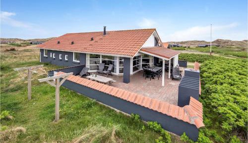 Four-Bedroom Holiday Home