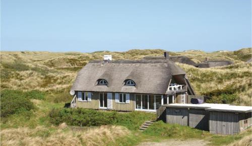 Three-Bedroom Holiday Home 