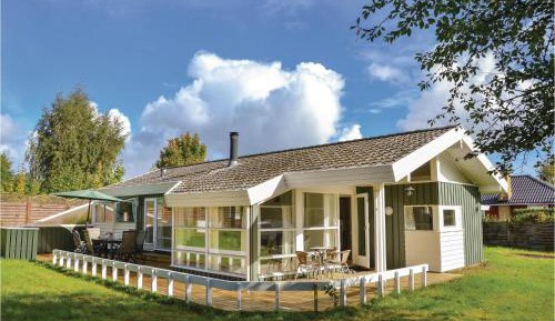 Three-Bedroom Holiday Home 