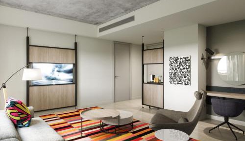 2 Bedroom Family Suite high floor with City View free Shuttle bus to OCEC & Mall of Oman