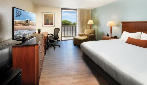 OCEANSIDE DUNE VIEW ONE KING BED