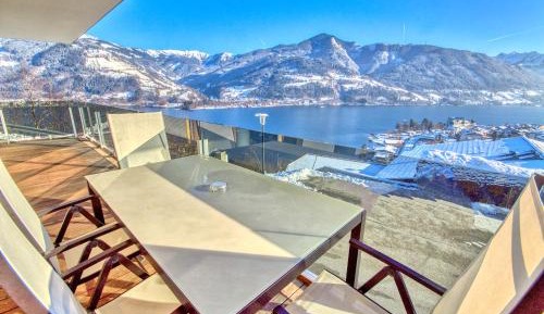 Apartment with Lake View