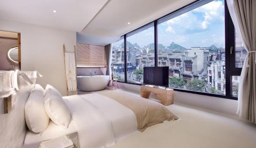 Deluxe Double Room with Bath