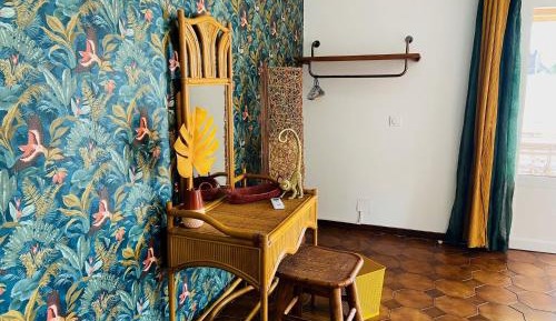 Standard Double Room with Shared Bathroom