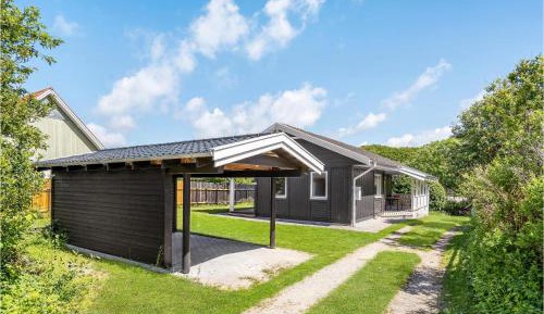Three-Bedroom Holiday Home 