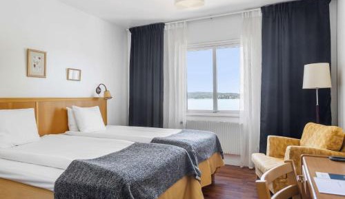 Twin Room with Lake View