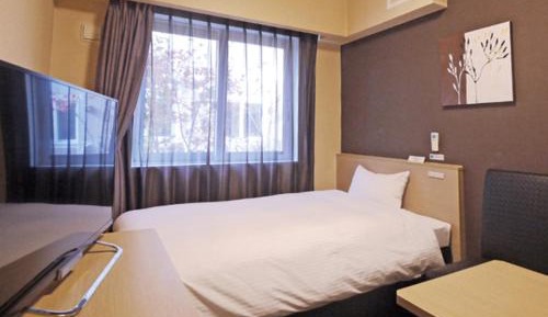 Single Room with Bath - Non-Smoking