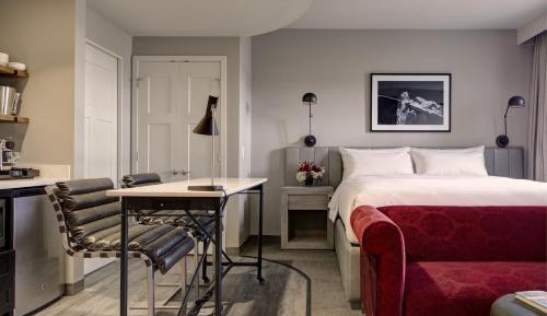 Deluxe King Studio Suite