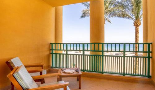 Standard Room Pool and Sea View King Bed