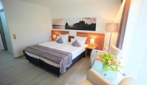 Standard Double Room with patio view