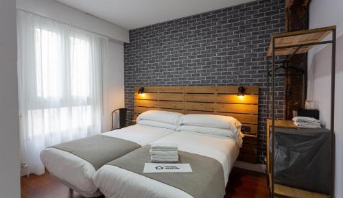 Twin Room with Private Bathroom
