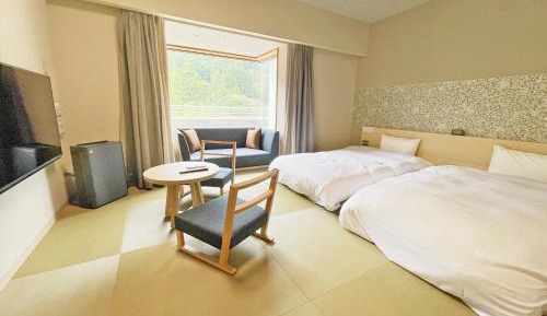 Superior Modern Japanese Style room with 2 Single Beds  (31 square yard)