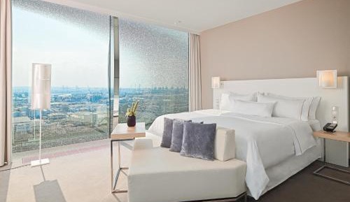Horizon Suite, Suite, 1 King, City/Elbe view, Skyline view