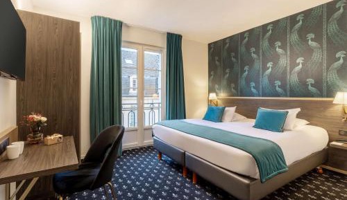 Superior King Room with View
