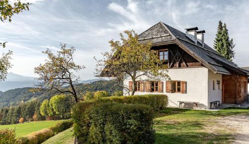 Apartment with Mountain View