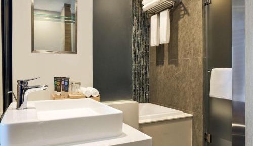 Superior Twin Room with City View