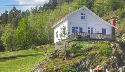 Four-Bedroom Holiday Home