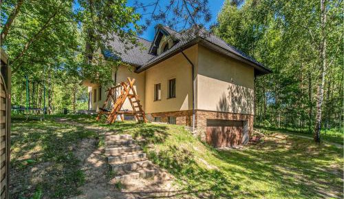 Eight-Bedroom Holiday Home