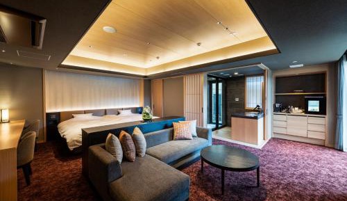 Twin Room with Private Bathroom