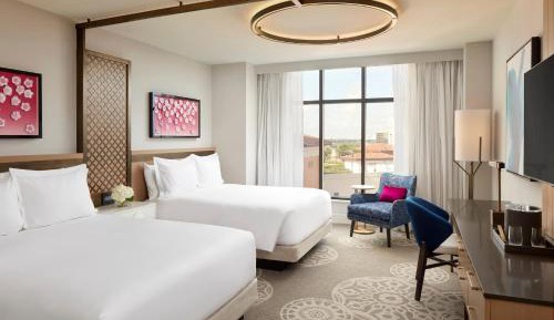 Deluxe Queen Room