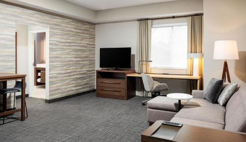 One-Bedroom King Suite