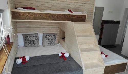 Quadruple Room with Private Bathroom
