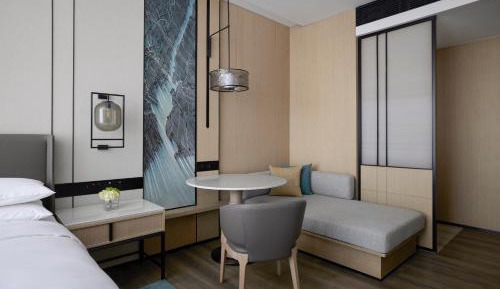 Executive Double Room with Two Double Beds and City View - Club Level