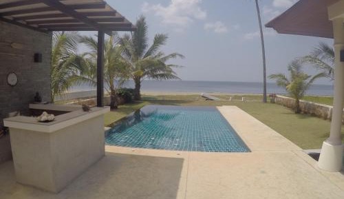 Villa - Beach Front