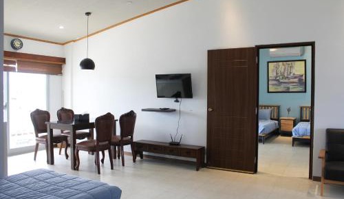 Deluxe Family Room