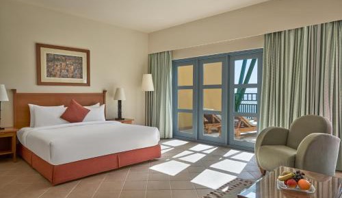 Junior Suite with Pool & Sea View