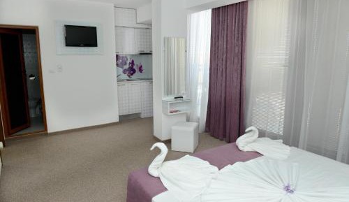 Studio with Balcony and Sea View (2 Adults)