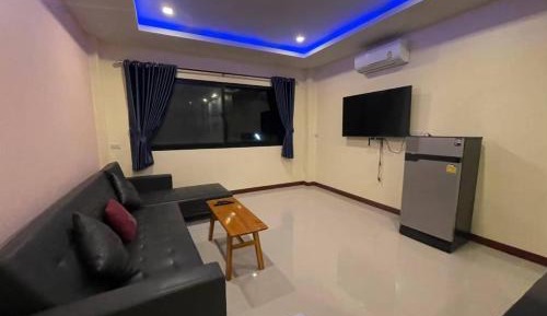 King Suite with Pool View